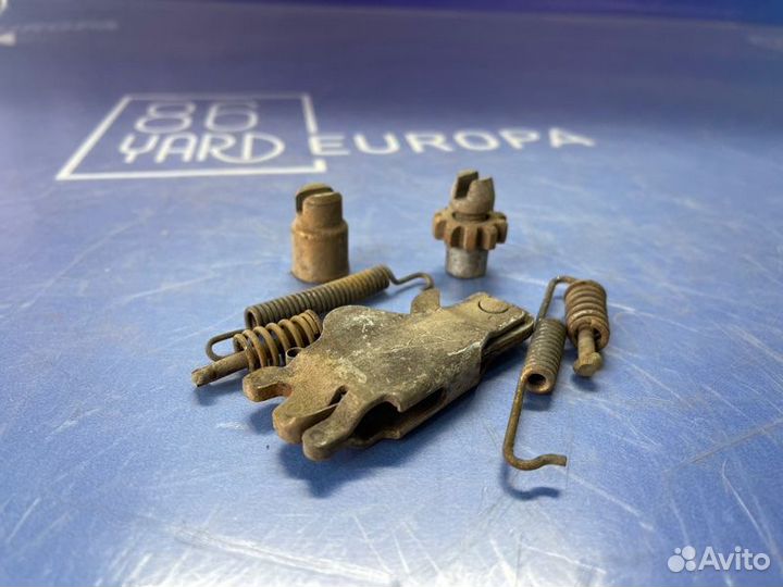 Механизм стояночного тормоза задний правый Bmw X6