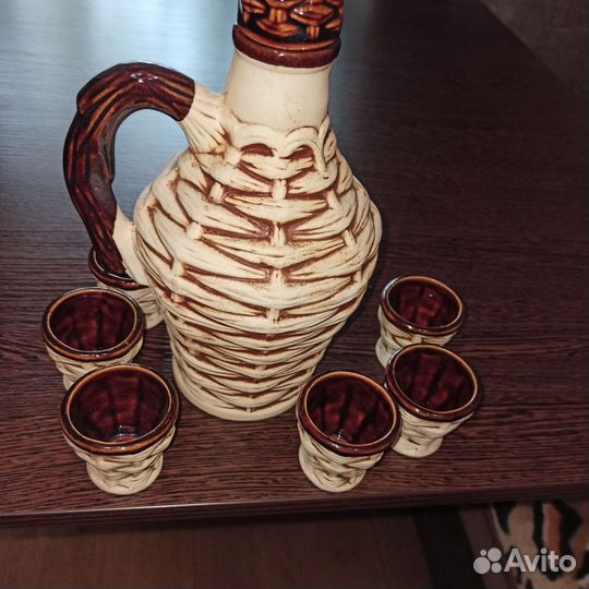 Глиняный кувшин и 6 стопочек