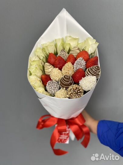 Клубника в шоколаде букеты