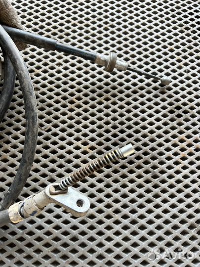 Трос ручника правый / левый Nissan Tiida б/у