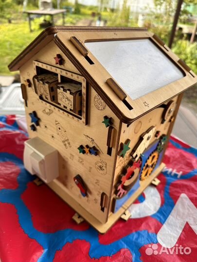 Бизиборд домик