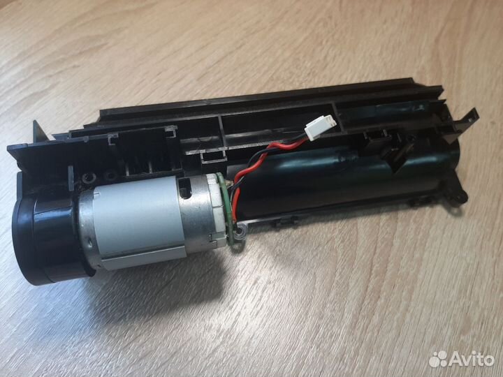 Двигатель щётки в сборе робота пылесоса tefal 20