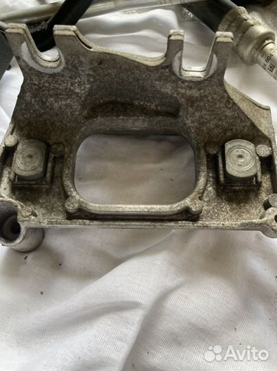 Кронштейн опоры двигателя Renault sandero stepway