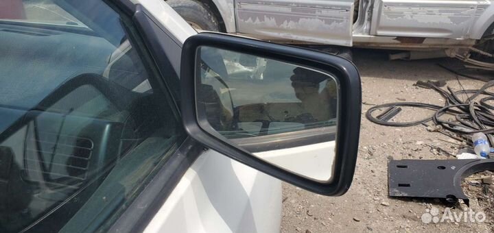 Зеркало правое Volkswagen Vento