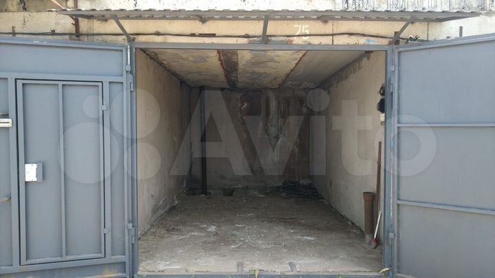 Гараж, > 30 м²