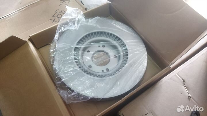 Диск тормoзной пeредний Hyundai Santа Fe 18