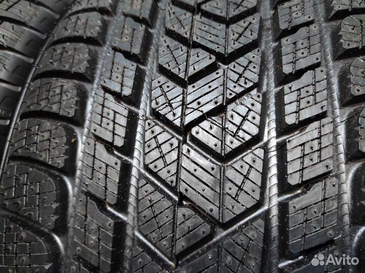 Pirelli Scorpion Winter 275/40 R22 108V