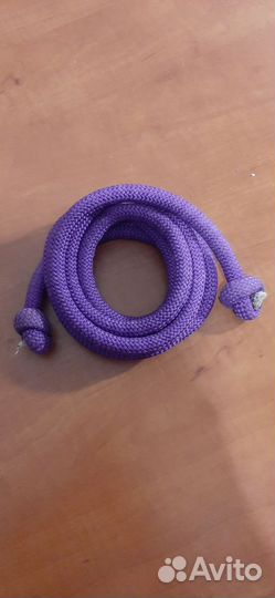 Гимнастическая скакалка