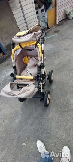 Прогулочная коляска