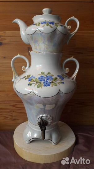 Фарфоровый чайник