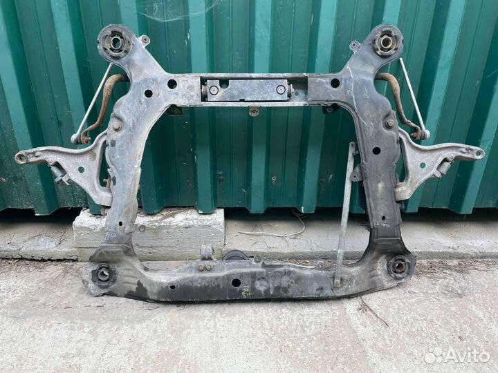 Подрамник двигателя Вольво S60 S80 V70 XC70