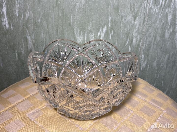 Хрустальная конфетница