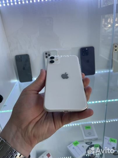 iPhone 11, 64 ГБ