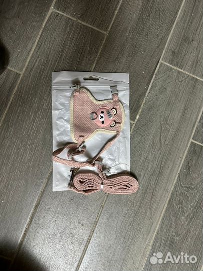 Шлейка для маленьких и средних собак с поводком