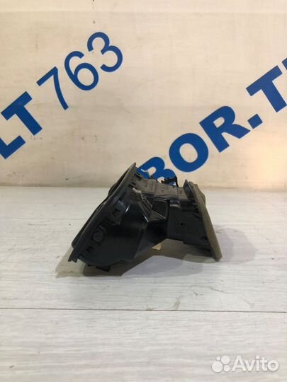 Дефлектор правый volkswagen polo 5 1.6 мт седан