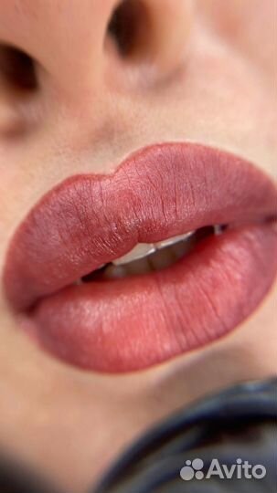 Перманент губ и бровей