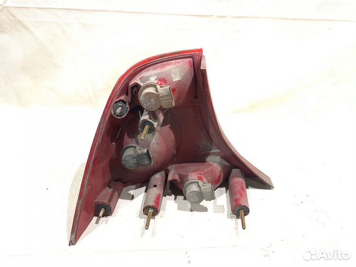 Фонарь задний правый Ford Focus I America 2000