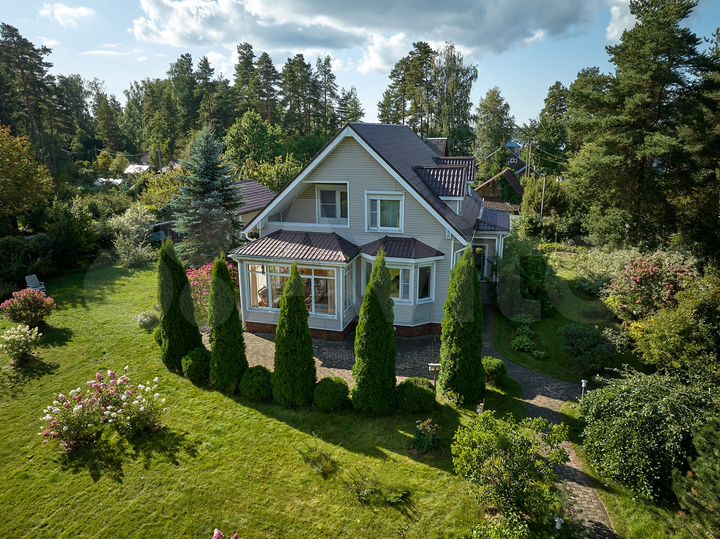 Дом 206 м² на участке 20 сот.