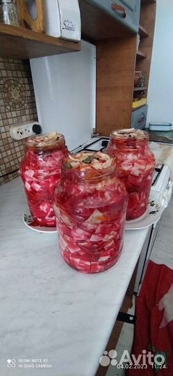 Капуста квашеная,салаты, сок томатный