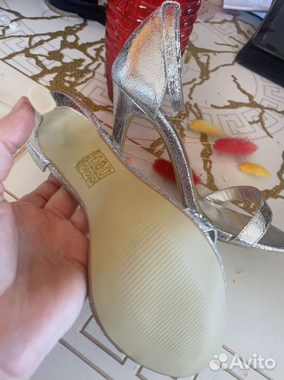 Босоножки женские 37 размер новые