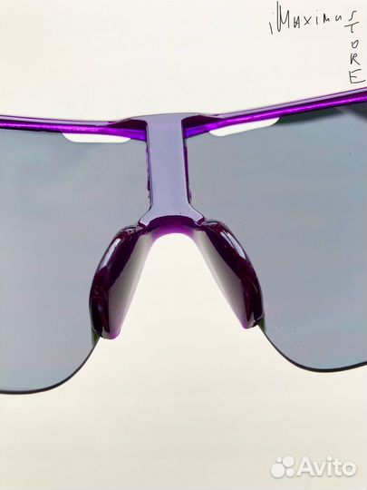 Фиолетовые солнцезащитные спортивные очки