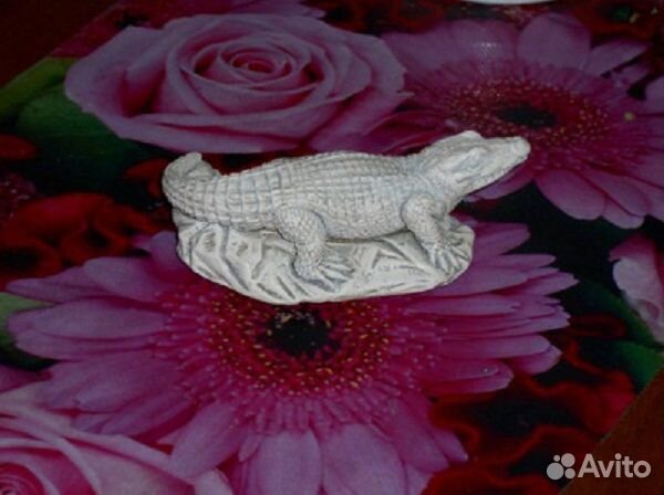 Конь и крокодил сувенир интерьер