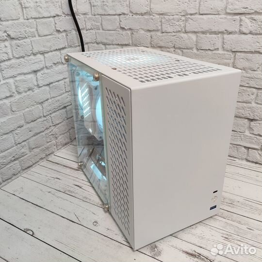 Игровой мини пк Ryzen 7 7800X3D + RTX 4070 Super