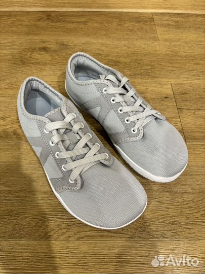 Кеды босоногие, Barefoot