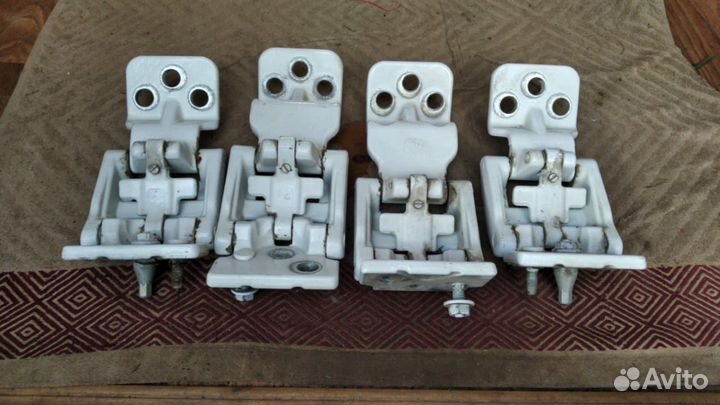 Ford Transit 2014- Петля задней двери