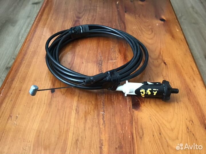 Трос лючка топливного бака на Toyota Solara 2