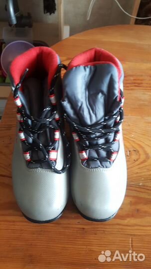 Лыжные ботинки