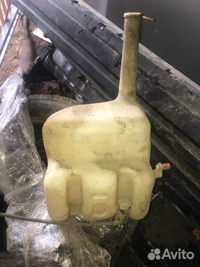 Бачок омывателя Ford Sierra