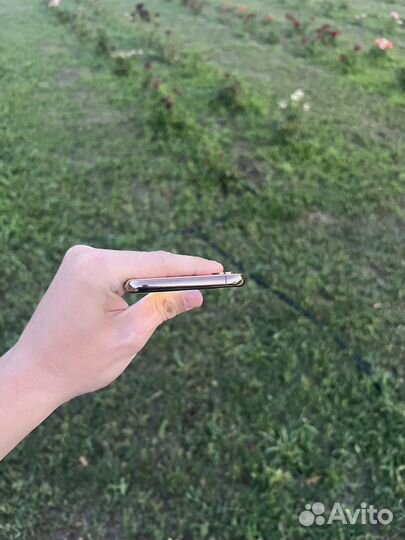 Телефон iPhone xs