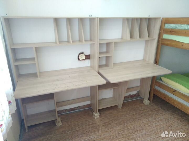 Школьный стол