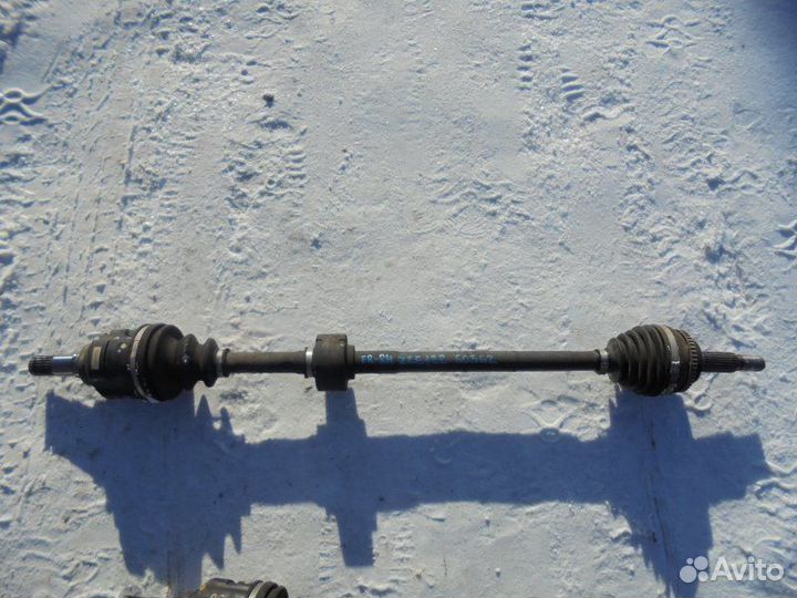 Привод передний правый Toyota Corolla Spacio