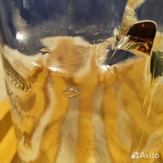 Бутылка стеклянная с ручкой из-под водки Smirnoff