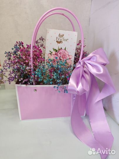 Букет из гипсофилы с чаем