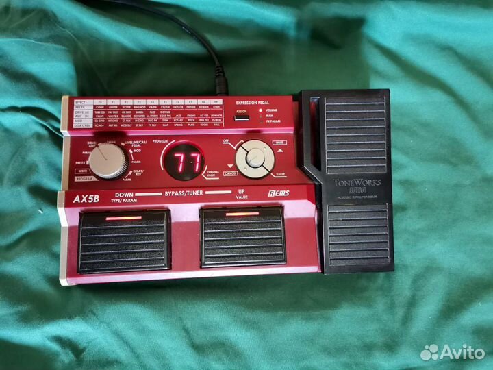 Бас-гитарный процессор Korg AX5B