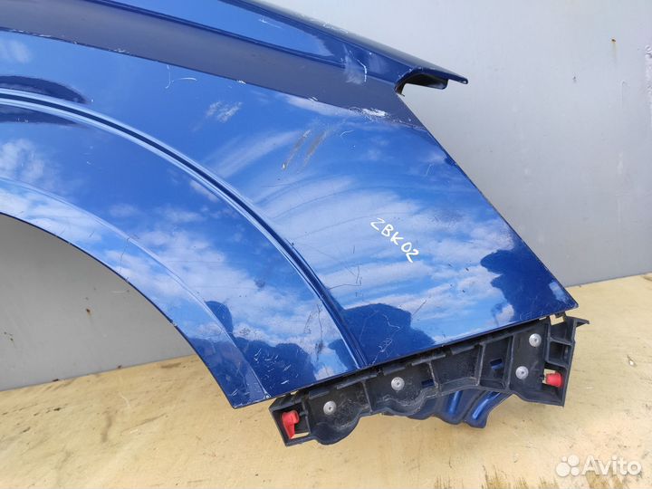 Крыло переднее правое на Opel Zafira B