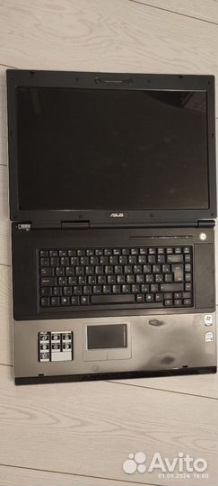 Ноутбук asus