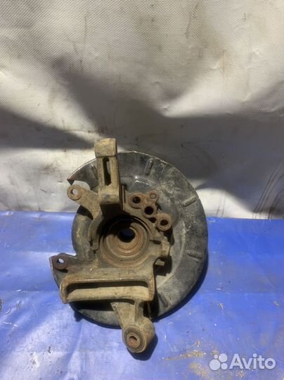 Ступица (цапфа) задняя левая nissan x-trail t30