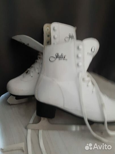 Коньки фигурные размер 41