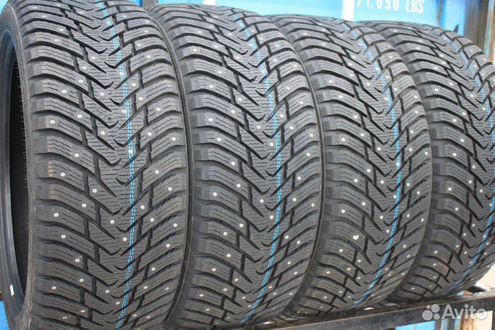 Nokian Tyres Hakkapeliitta 8 SUV 265/40 R21 109W