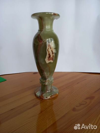 Ваза из оникса