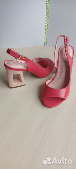 Босоножки женские 37 размер натуральная кожа новые