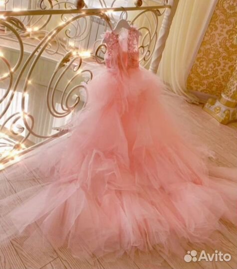 Вечернее платье