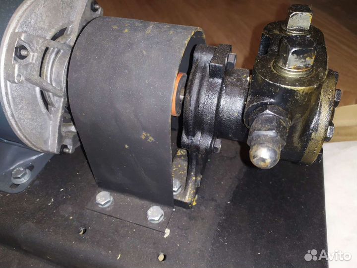 Насос масляный шестеренный