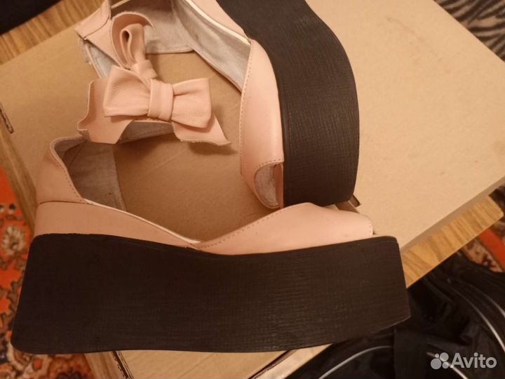 Босоножки 39 на платформе,очень удобные и красивые