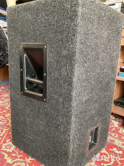 Эстрадная акустическая колонка