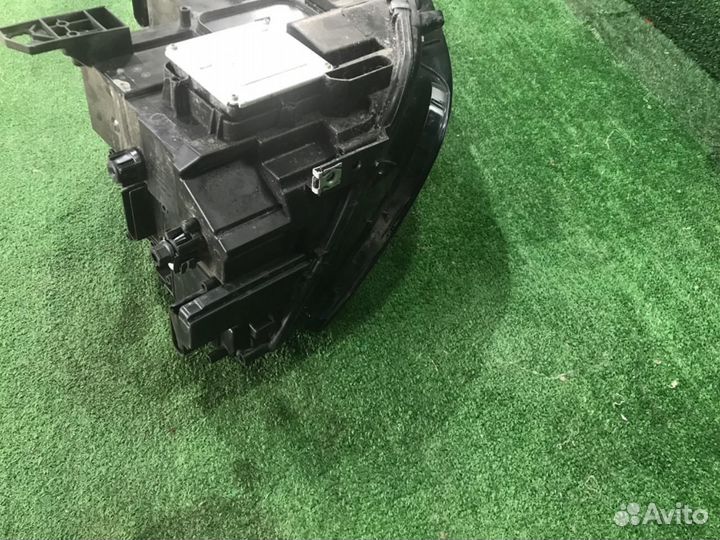 Фара левая Volkswagen Tiguan